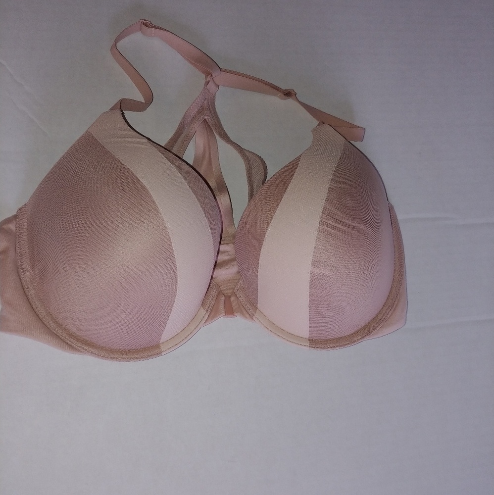 34DD Victoria's secret bra